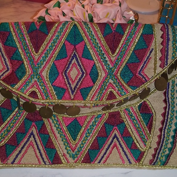 Emboridered Tweed Clutch - Picture 3 of 6